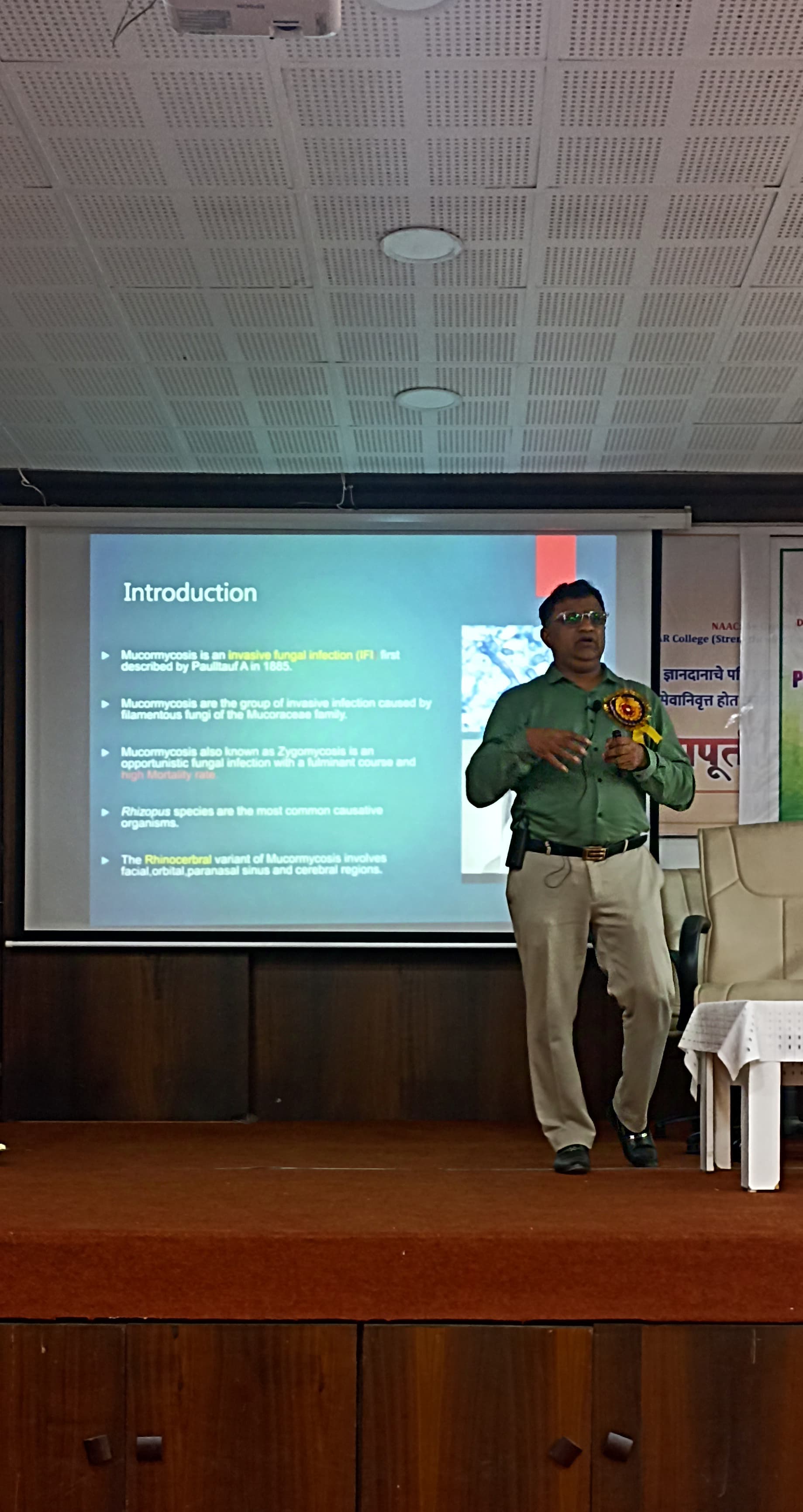 Dr. Murkey delivering guest lecture